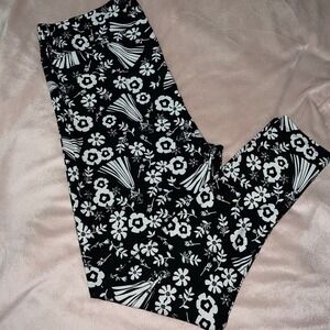 Lularoe Disney Aurora TC2 leggings